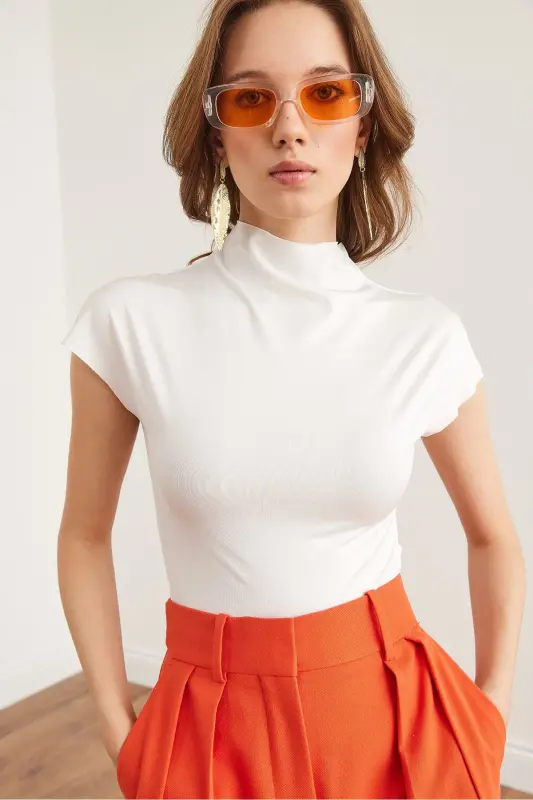 Woman White Turtleneck Batwing Crop Micro Blouse BLZ-19 - 4