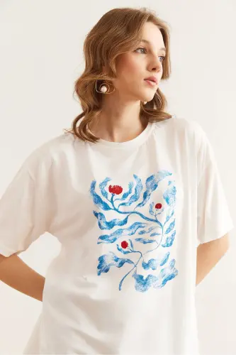 Woman White Watercolor Detailed Comfort Fit T-Shirt T - 3
