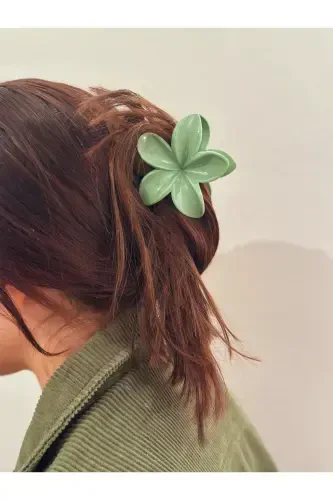 Woman Xl 3-Piece Plush Fluffy 3-Piece Pastel Lotus Oversized 6-Piece Elegant Winter Hair Clip - Green - PREGIO (1)