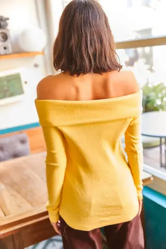 Woman Yellow Madonna Collar Brushed Kaşkorse Blouse BLZ-19000615-Yellow - 5