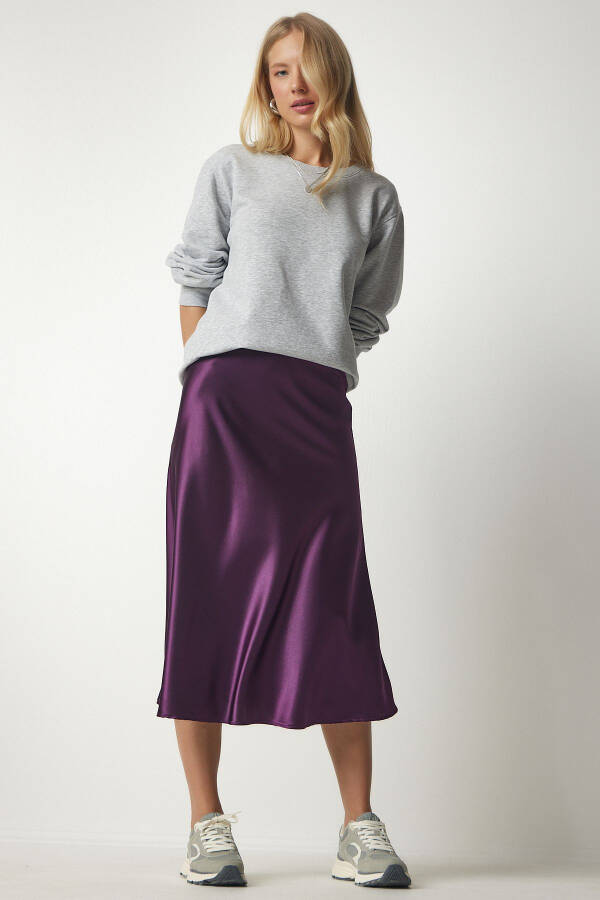 Woman's Purple Satin Surface Skirt DD01144 - 1
