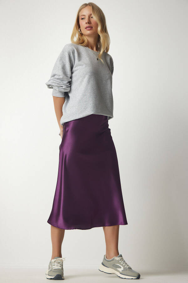 Woman's Purple Satin Surface Skirt DD01144 - 2