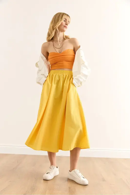 Woman's Yellow Pocketed Elastic Waist Midi Woven Bell Skirt - 3