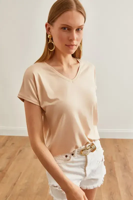 Women Beige V Neck Batwing Knitted Viscose T-Shirt TSH-190 - OLALOOK