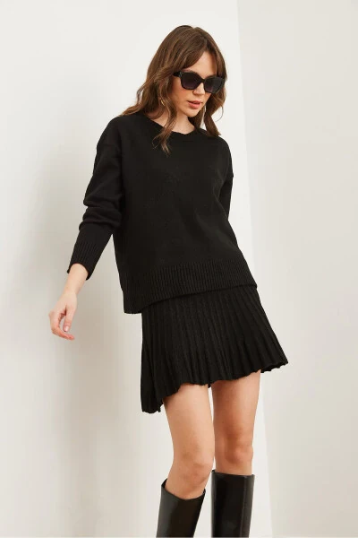 Women Black Mock Neck Sweater Mini Pleated Skirt Knit Set TKM-19000333 - 3