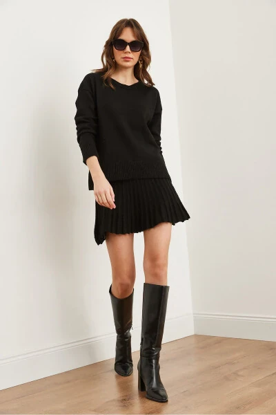 Women Black Mock Neck Sweater Mini Pleated Skirt Knit Set TKM-19000333 - 4