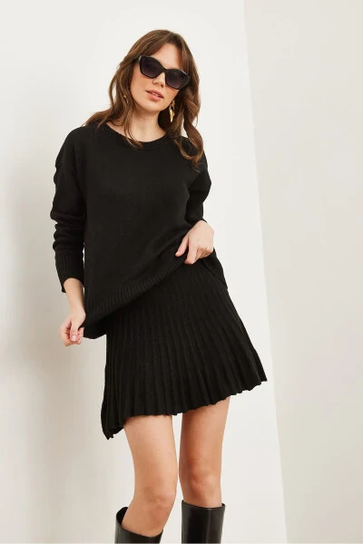 Women Black Mock Neck Sweater Mini Pleated Skirt Knit Set TKM-19000333 - 5