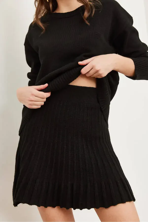 Women Black Mock Neck Sweater Mini Pleated Skirt Knit Set TKM-19000333 - 6
