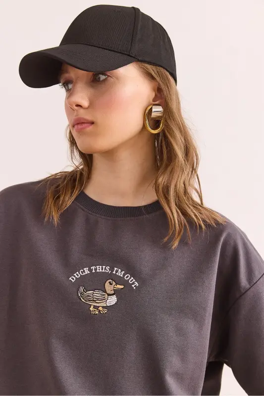 Women Duck Smoked Embroidery Detailed Relaxed Fit T-shirt - 5