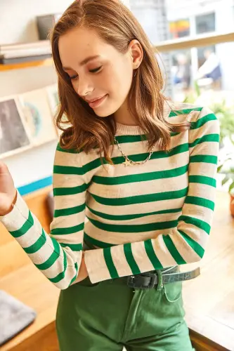 Women Grass Green Crew Neck Striped Knitted Crop Sweater KZK-19000448-Grass Green - OLALOOK (1)