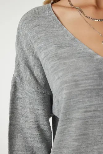 Women Gray V Neck Thin Knitwear Sweater PN00078-Gray - 5