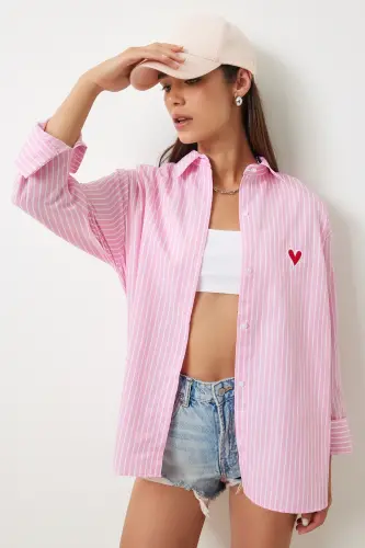 Women Pink White Heart Embroidered Striped Oversize Poplin Shirt DX00016 - HAPPINESS İSTANBUL (1)