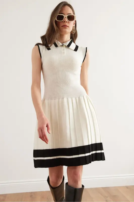 Women White Polo Neck Pleated Knitted Dress EL - 4