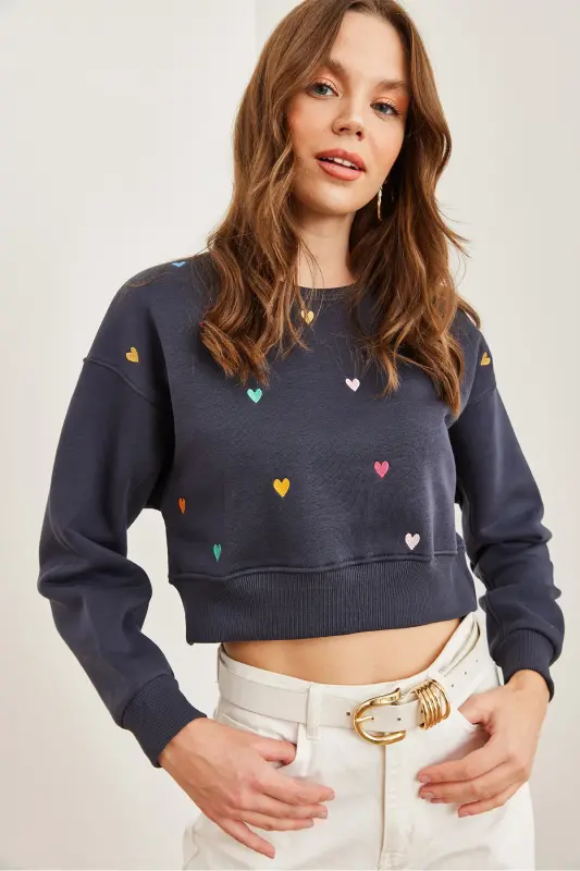 Women's Anthracite Heart Embroidered Thistle Crop Thick Sweatshirt SWT-19000662 - 3
