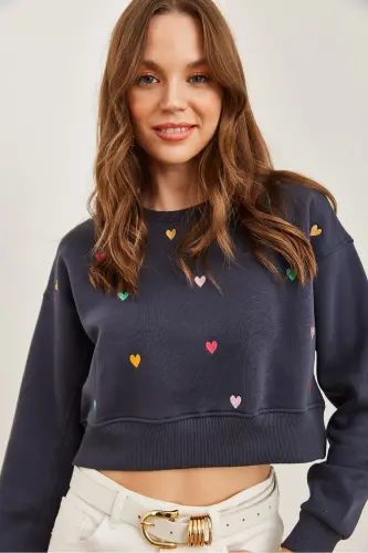 Women's Anthracite Heart Embroidered Thistle Crop Thick Sweatshirt SWT-19000662 - 4