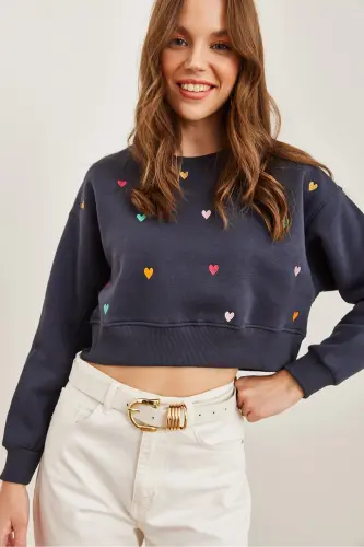 Women's Anthracite Heart Embroidered Thistle Crop Thick Sweatshirt SWT-19000662 - 5