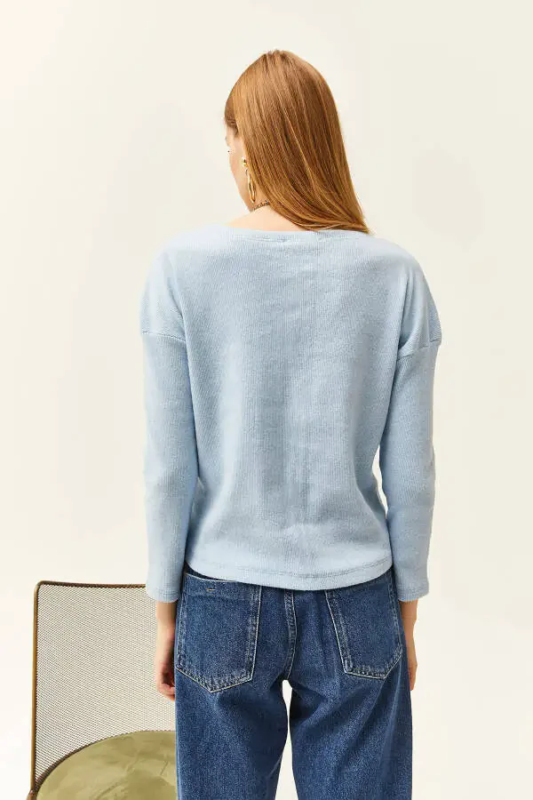 Women's Baby Blue Buttoned Thistle Loose Sweater KZK-19000721 - 5