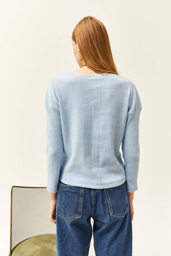 Women's Baby Blue Buttoned Thistle Loose Sweater KZK-19000721 - 5