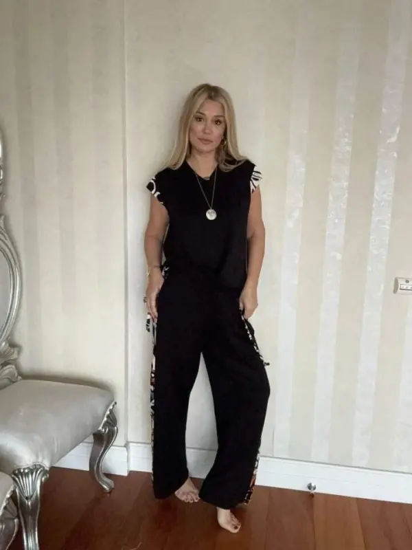 Women's Batwing Sleeve Digital Print Detail Blouse & Side Stripe Detail Crystal Fabric Pants Two Piece Set - 2