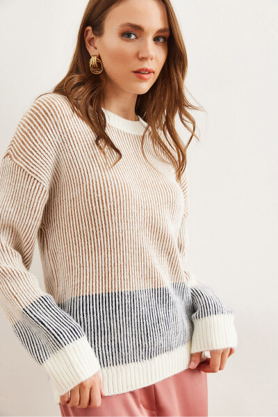 Women's Beige Grey Striped Thistle Knit Sweater - OLALOOK (1)