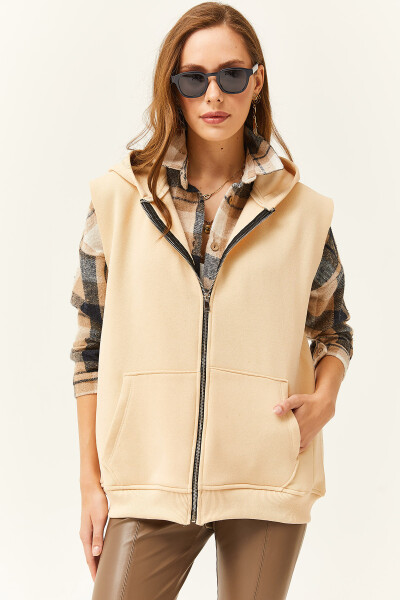 Women's Beige Kangaroo Pocket Hooded Fleece Oversized Vest - OLALOOK