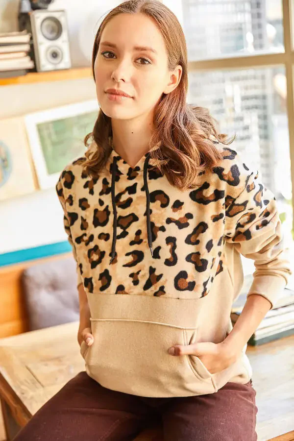 Women's Beige Leopard Fleece Detailed Thick Sweatshirt SWT-19000470 - 2
