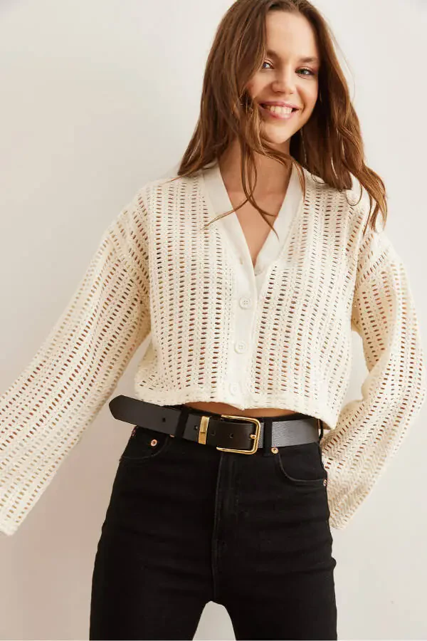 Women's Beige Perforated Button-Up Cropped Knitted Cardigan HRK-19000311 - 3
