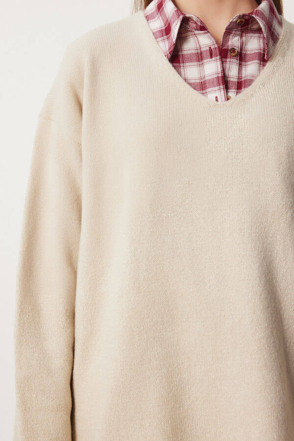 Women's Beige V-Neck Knit Sweater ZA00063 - 3