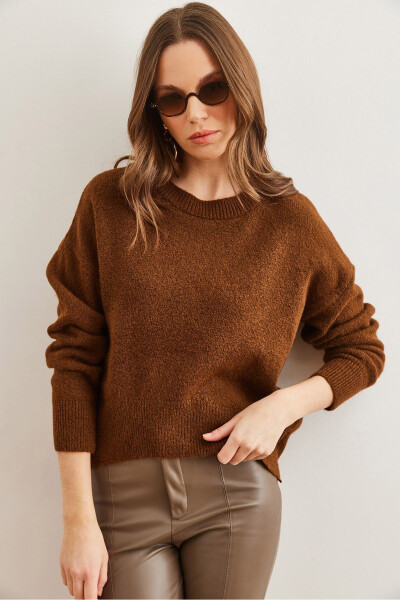 Women's Bitter Coffee Six Oval Cycling Neck Basic Knitted Sweater KZK-19000914 - 4