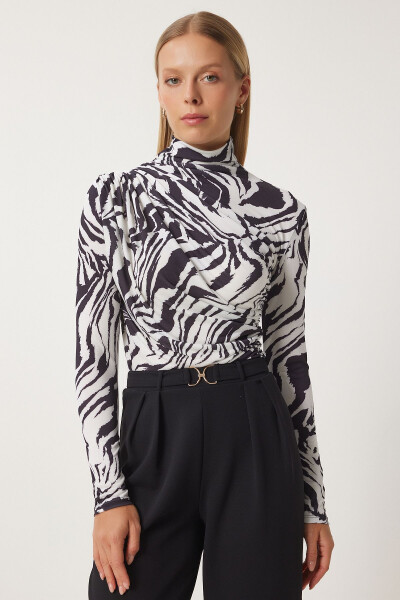 Women's Black and White Shirred Detail Crew Neck Sandy Blouse FF00135 - 4