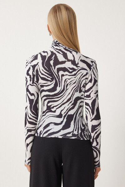 Women's Black and White Shirred Detail Crew Neck Sandy Blouse FF00135 - 6