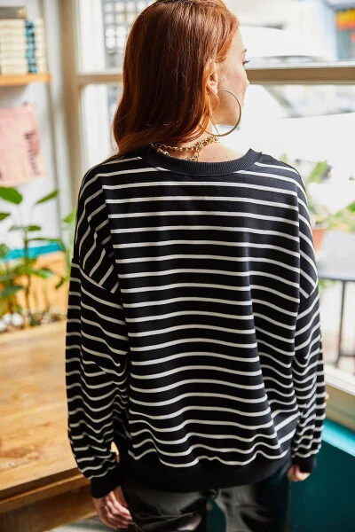 Women's Black and White Striped Basic Soft Textured Loose Sweatshirt SWT-19000457 - 5