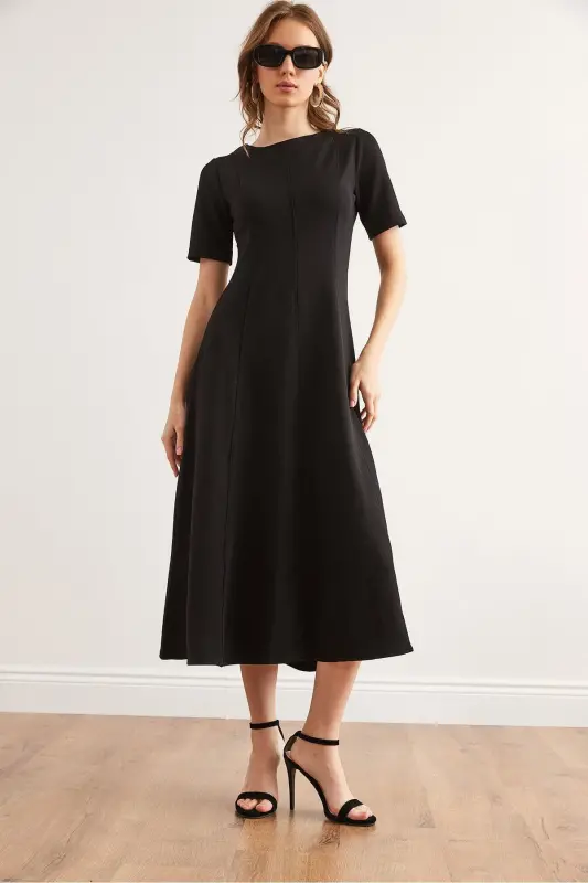 Women's Black Back Zipper Detail Knitted Midi Dress - 11