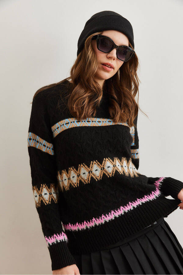 Women's Black Baklava Pattern Cable Knit Sweater KZK-19000907 - 3