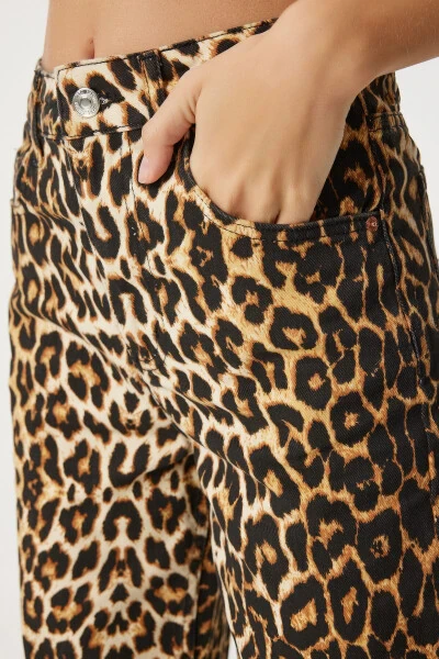 Women's Black Beige Leopard Print Straight Jeans RH00029 - 4