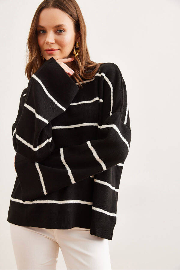Women's Black Boat Neck Striped Loose Knitted Sweater KZK-19000921 - 3