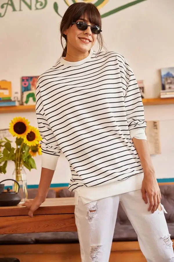 Women's Black Collar Detail Thick Sweatshirt SWT-19000188 - 2