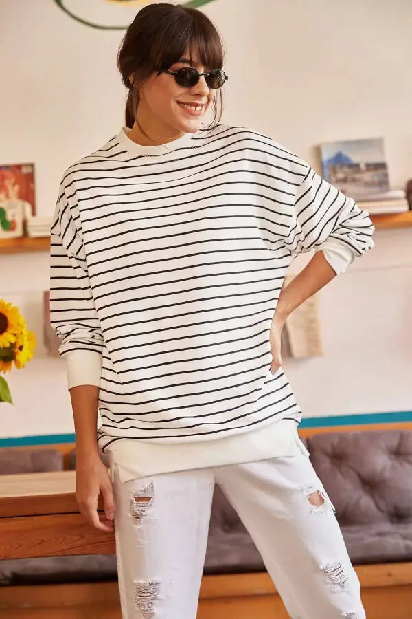 Women's Black Collar Detail Thick Sweatshirt SWT-19000188 - 3