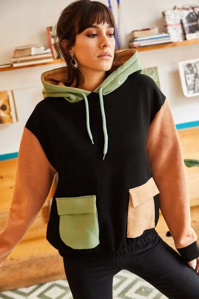 Women's Black Color Block Fleece Sweatshirt SWT-19000327 - OLALOOK (1)