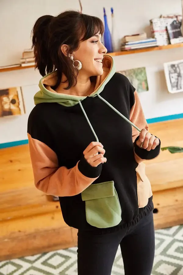 Women's Black Color Block Fleece Sweatshirt SWT-19000327 - 4