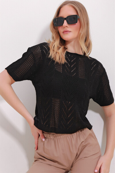 Women's Black Crew Neck Lace Half Sleeve Seasonal Knit Blouse ALC-X11534 - 2