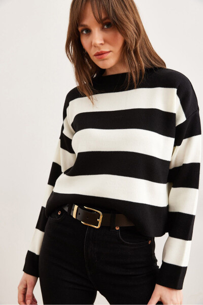Women's Black Crew Neck Striped Knitted Sweater KZK-19000932 - OLALOOK
