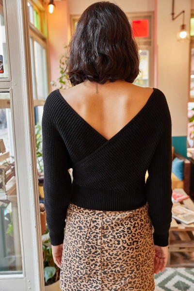Women's Black Front Back V Waist Crop Knitted Sweater KZK-19000076 - 6