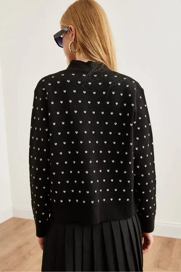 Women's Black Heart Detail Thick Belt Knit Cardigan - 7