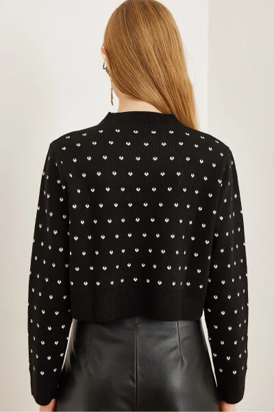 Women's Black Heart Detailed Crop Knitted Sweater - 6