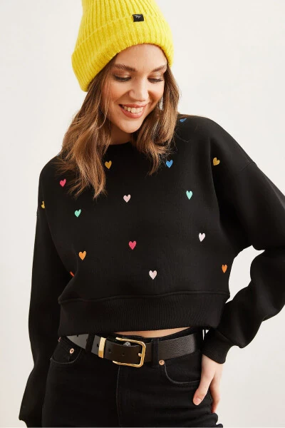 Women's Black Heart Embroidered Thistle Crop Oversized Sweatshirt SWT-19000662 - 3