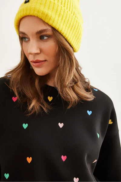 Women's Black Heart Embroidered Thistle Crop Oversized Sweatshirt SWT-19000662 - 4