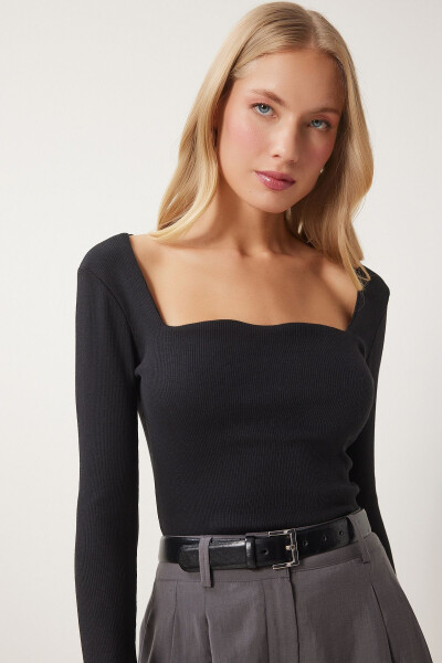 Women's Black Heart Neck Ribbed Knit Blouse GT00100 - HAPPINESS İSTANBUL