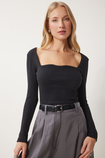 Women's Black Heart Neck Ribbed Knit Blouse GT00100 - HAPPINESS İSTANBUL (1)