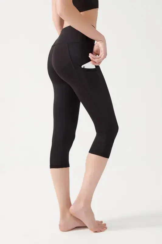 Women's Black High-Waist Shaping Double Pocket Below Knee Capri Leggings - LOS OJOS